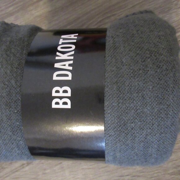 NEW BB DAKOTA PONCHO SWEATER WRAP Black Gray Striped FabFitFun Reversible - Picture 3 of 4